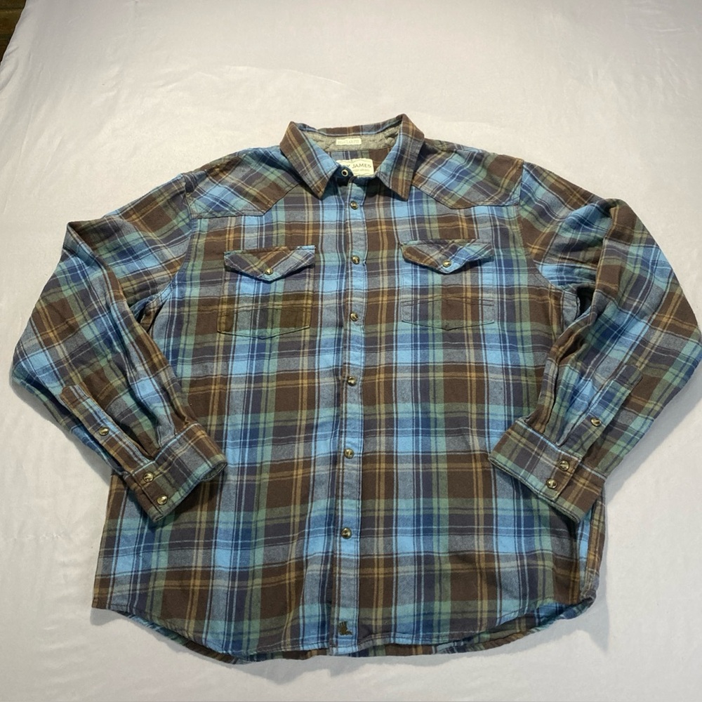 Casual Plaid Button-Down Shirt in Blue and Brown